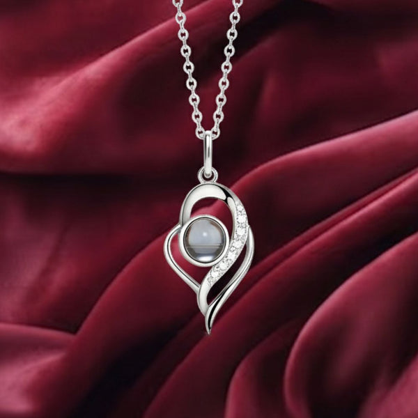 Lorawish Elegant Heart Projection Necklace